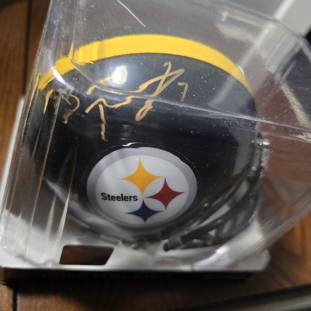 Steelers Mini Helmet with Signature Ben Rothlisberger w/ COA